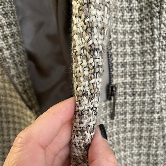 Blazer - Picture 10 of 11